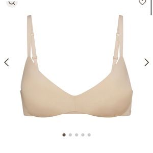 Skims - push-up plunge bra - size 34A - NWT